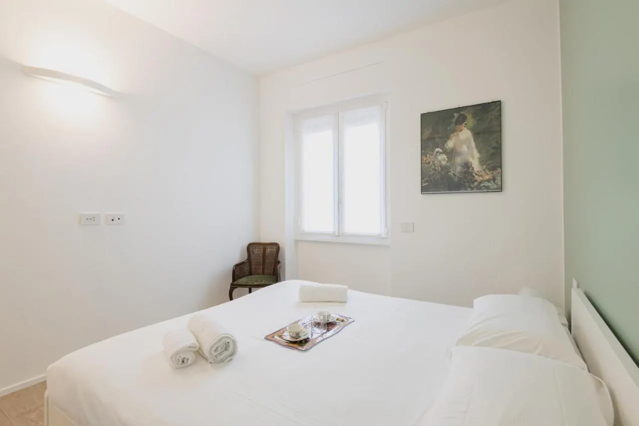 Apartment Easylife - Rifugio Luminoso A 10Min Da Centrale Milan Italy